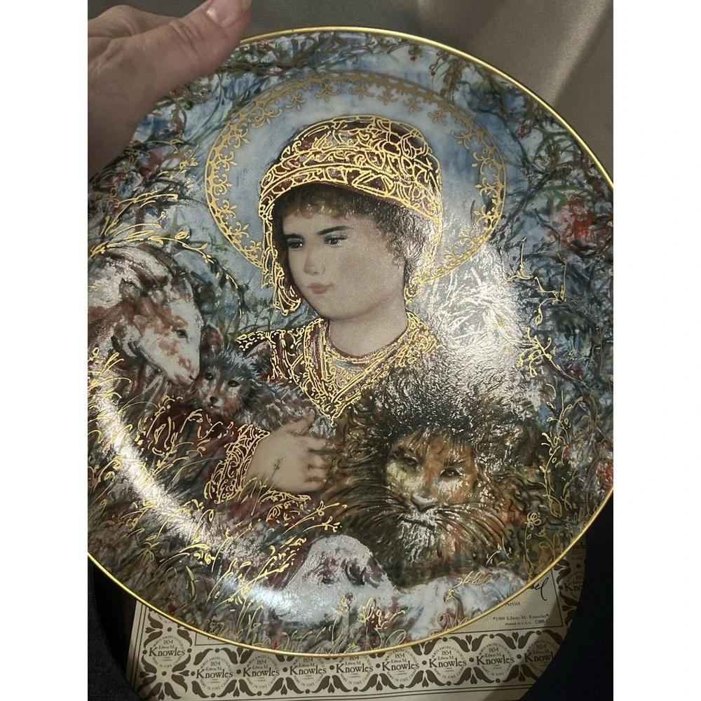 Edna Hibel Christmas Plate 1989 